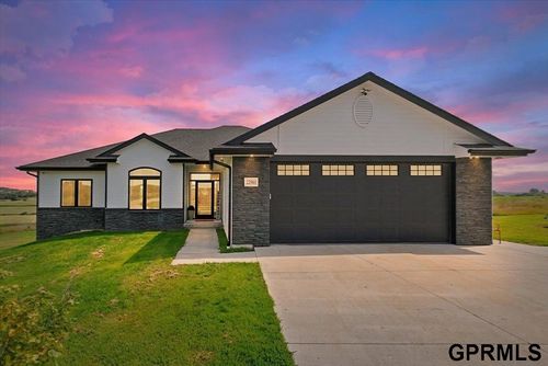 22561 Applewood Road, Glenwood, IA, 51534 | Card Image
