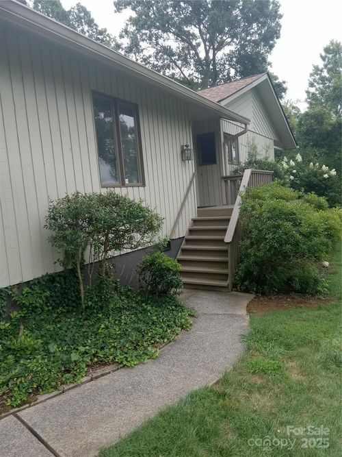 120 Clubwood Ct, Asheville, NC, 28803-3140 | Card Image