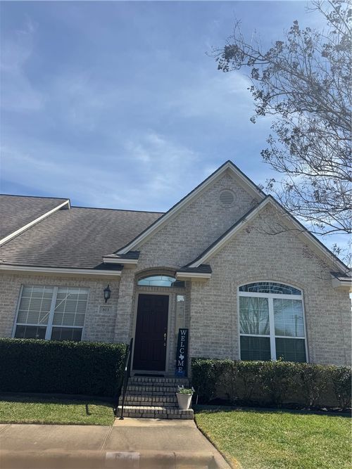 613 Fraternity Row, College Station, TX, 77845-6581 | Card Image