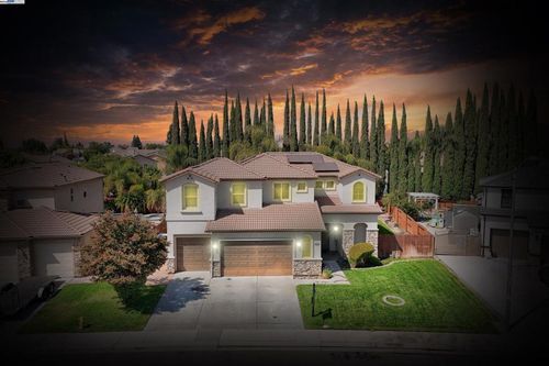 1635 Langum Way, Manteca, CA, 95337-8408 | Card Image