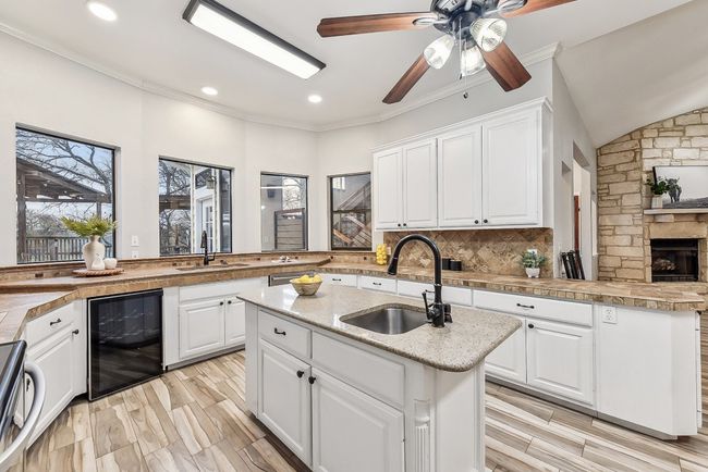 112 S Fitzwilliams Ln, House other with 3 bedrooms, 3 bathrooms and null parking in Bastrop TX | Image 7