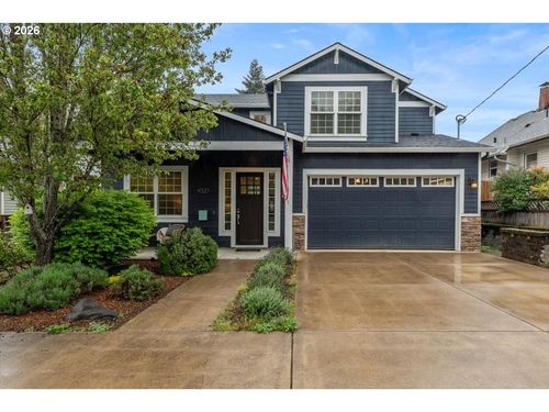 9327 N Ivanhoe St, Portland, OR, 97203-2925 | Card Image