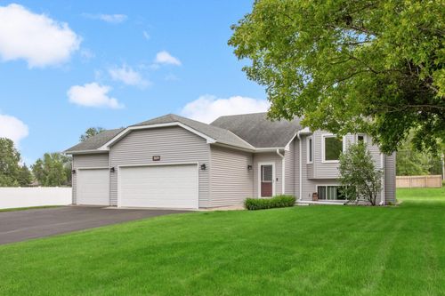 7579 216th Street N, Forest Lake, MN, 55025 | Card Image