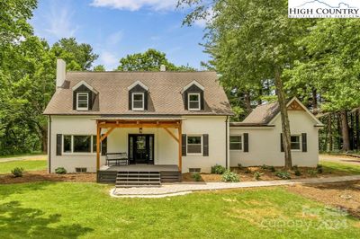 561 Wickzola, House other with 4 bedrooms, 3 bathrooms and null parking in West Jefferson NC | Image 1