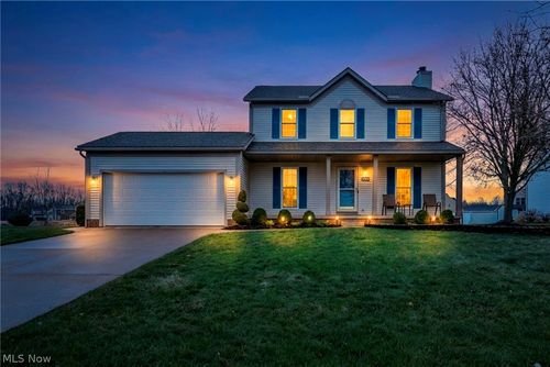 5704 Halwick Dr, Ravenna, OH, 44266-9076 | Card Image