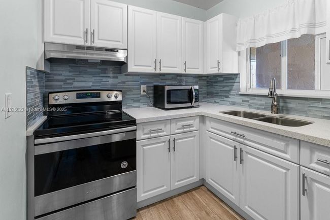 APT-304 - 7910 Taft St, Condo with 2 bedrooms, 1 bathrooms and null parking in Pembroke Pines FL | Image 13