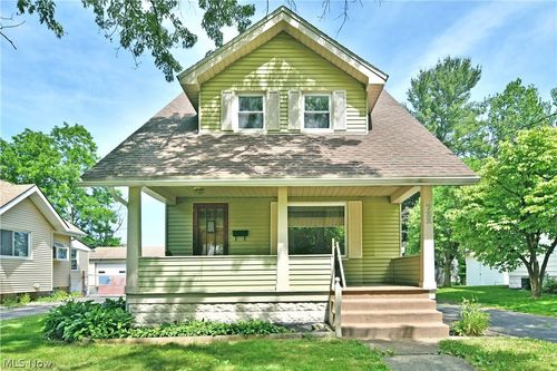 722 5th St, Struthers, OH, 44471-1702 | Card Image