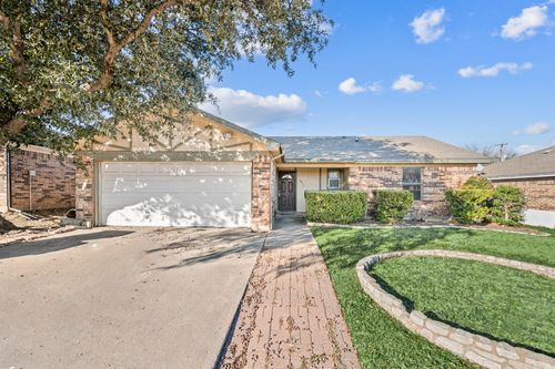 6413 High Lawn Ter, Watauga, TX, 76148-1416 | Card Image