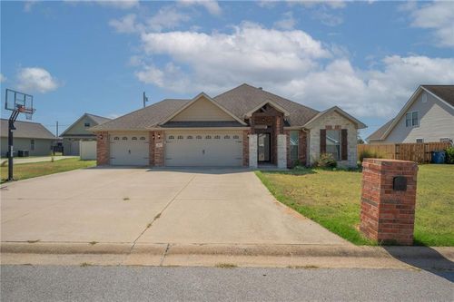 3017 Fairway Cir, Neosho, MO, 64850-8929 | Card Image