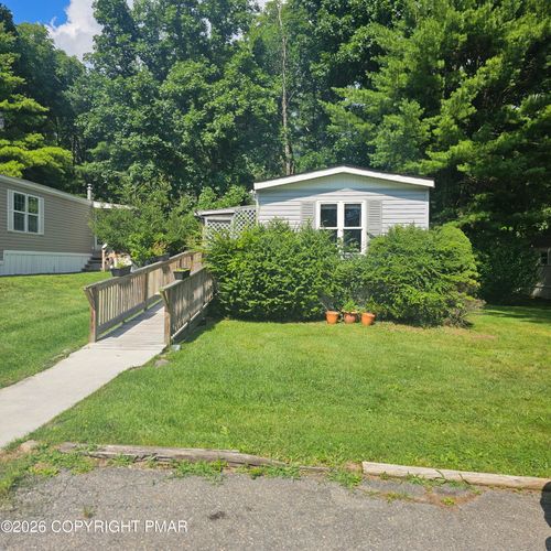 145 Gold Ln, Stroudsburg, PA, 18360-7855 | Card Image