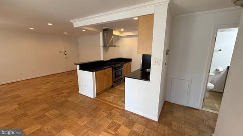 6-2911 Charing Cross Rd, FALLS CHURCH, VA, 22042-1179 | Card Image