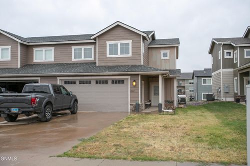 2803 28th St W, Williston, ND, 58801-3561 | Card Image