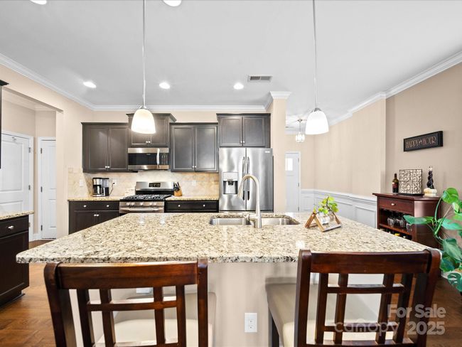 Kitchen Island | Image 13