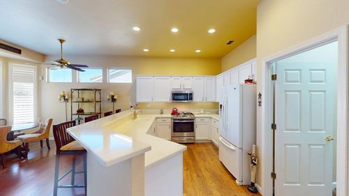 5283 Green Grove Ln, Roseville, CA, 95747-8004 | Card Image