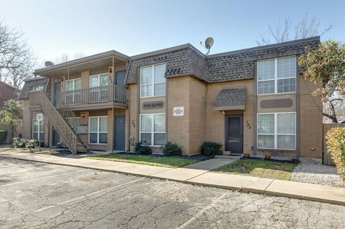 411 S Dooley Street, Grapevine, TX, 76051 | Card Image
