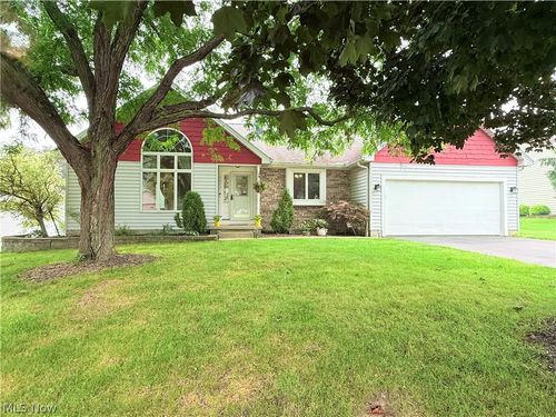 7673 Buchanan Dr, Youngstown, OH, 44512-5704 | Card Image