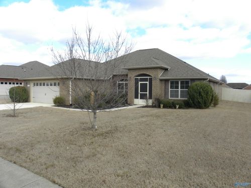 623 Summer Cove Cir Nw, Madison, AL, 35757-7586 | Card Image