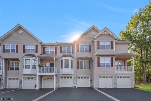 20 Windham Ct, Flemington, NJ, 08822-3506 | Card Image