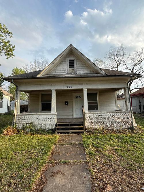 609 E 13th Ave, Winfield, KS, 67156-4413 | Card Image