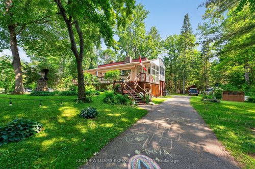 27 Wolverine Beach Rd, Honey Harbour, ON, P0E1E0 | Card Image