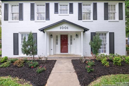 1001 N Adams St, Beeville, TX, 78102-3501 | Card Image