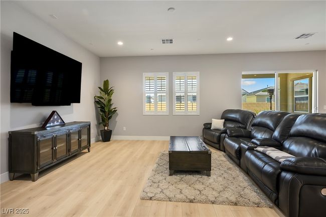 9008 Rolling Pietra St, House other with 5 bedrooms, 5 bathrooms and null parking in Las Vegas NV | Image 12