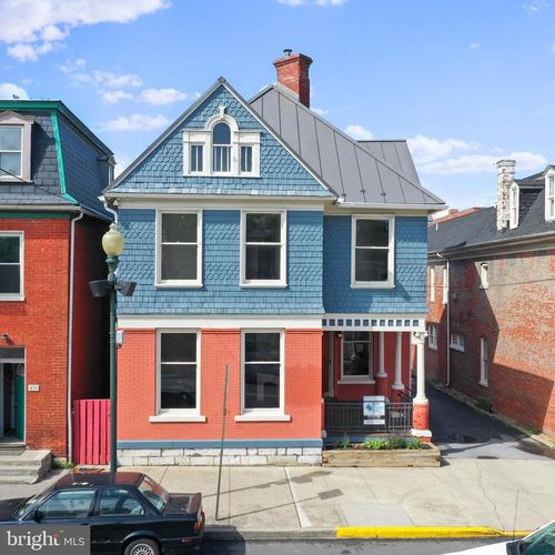 408 W King St, MARTINSBURG, WV, 25401-3204 | Card Image