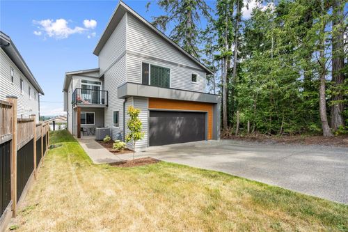 925 Howard Ave, Nanaimo, BC, V9R3T4 | Card Image