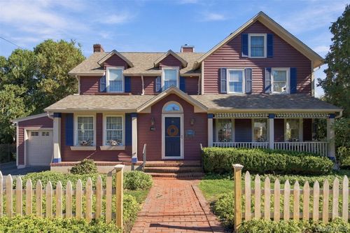 18 Turnip Hill, Huntington, NY, 11768 | Card Image