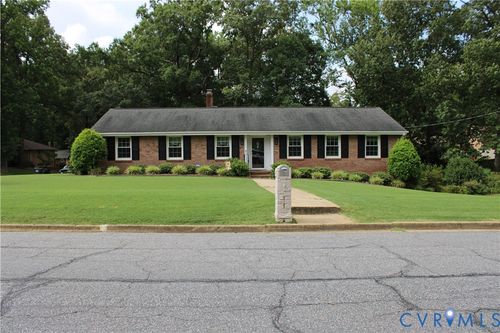 1117 Oakwood Dr, Colonial Heights, VA, 23834-2927 | Card Image
