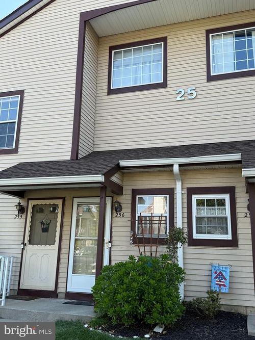 256 Andover Pl, Robbinsville, NJ, 08691-3427 | Card Image