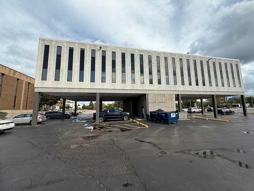 950 Skokie Blvd, Northbrook, IL, 60062-4015 | Card Image