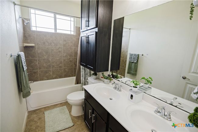 201 Boulder Ridge Dr, House other with 5 bedrooms, 3 bathrooms and null parking in Cuero TX | Image 23