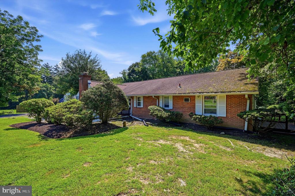 Residential in HUNTINGDON VALLEY 3