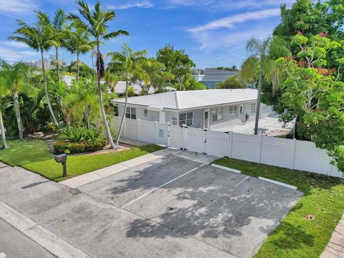 2-4422 Seagrape Dr, Lauderdale By The Sea, FL, 33308-4417 | Card Image