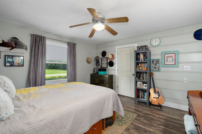 In-law quarters bedroom | Image 30