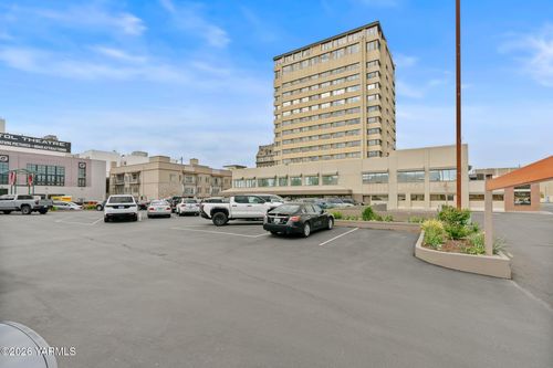 402 E Yakima Ave, Yakima, WA, 98901 | Card Image