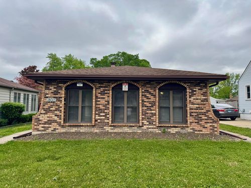 18013 Park Ave, Lansing, IL, 60438-2247 | Card Image