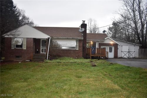 6733 Warren Sharon Rd, Brookfield, OH, 44403-9795 | Card Image