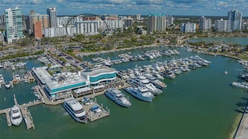 4j-101 S Gulfstream Ave, SARASOTA, FL, 34236-8917 | Card Image