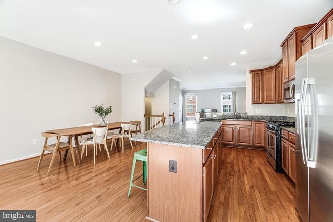 22862 Chestnut Oak Ter, Townhouse with 3 bedrooms, 4 bathrooms and null parking in STERLING VA | Image 16