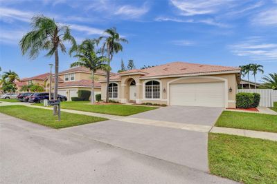 17345 Sw 8th St, House other with 3 bedrooms, 2 bathrooms and null parking in Pembroke Pines FL | Image 2