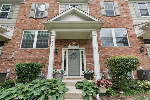 1021 Crane Pt, Elgin, IL, 60124-7885 | Card Image
