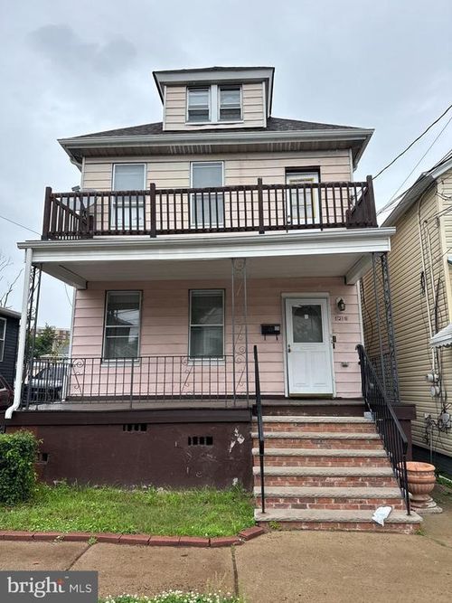 181 Redmond St, New Brunswick, NJ, 08901-2670 | Card Image