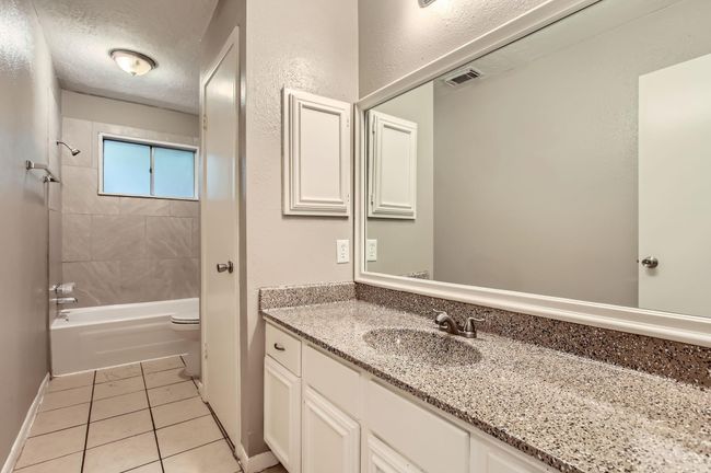 Guest Bathroom | Image 18