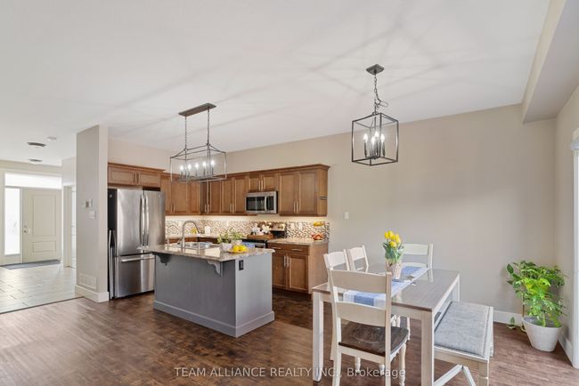 25 Queensway Dr, House other with 3 bedrooms, 4 bathrooms and 4 parking in Strathroy ON | Image 12