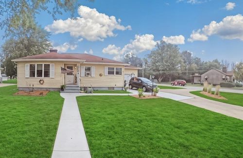 2250 Shore Drive, Marinette, WI, 54143 | Card Image