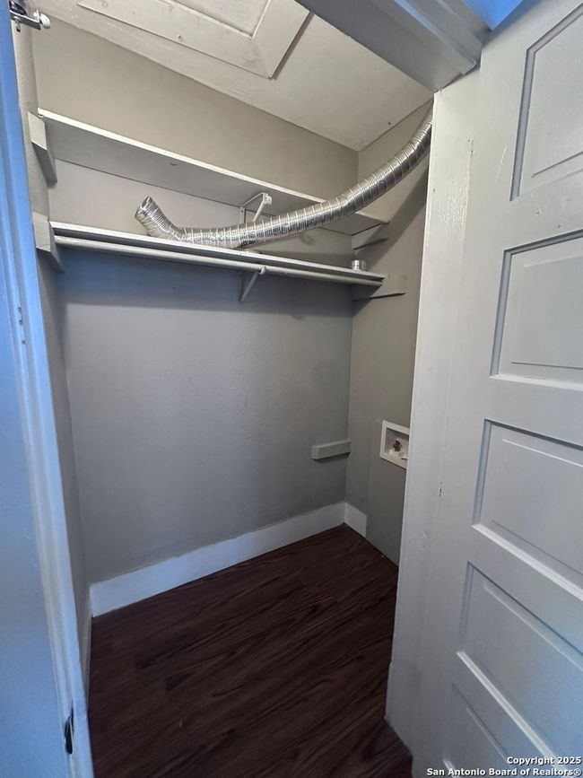 APT-3 - 415 E Locust St, Condo with 2 bedrooms, 1 bathrooms and null parking in San Antonio TX | Image 9