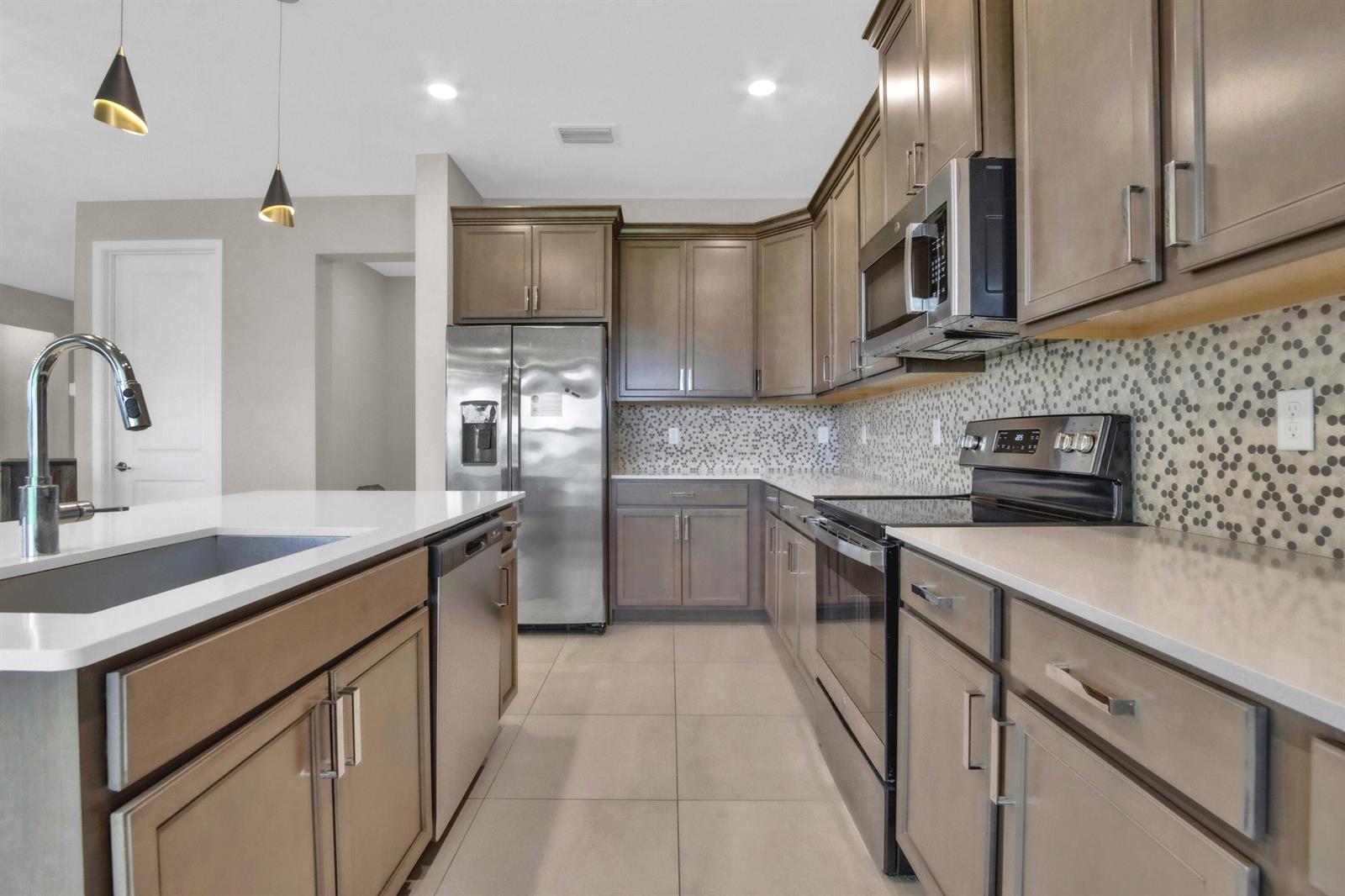 Residential Lease in Royal Palm Beach 3