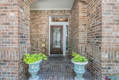 Beautiful covered patio | Image 2